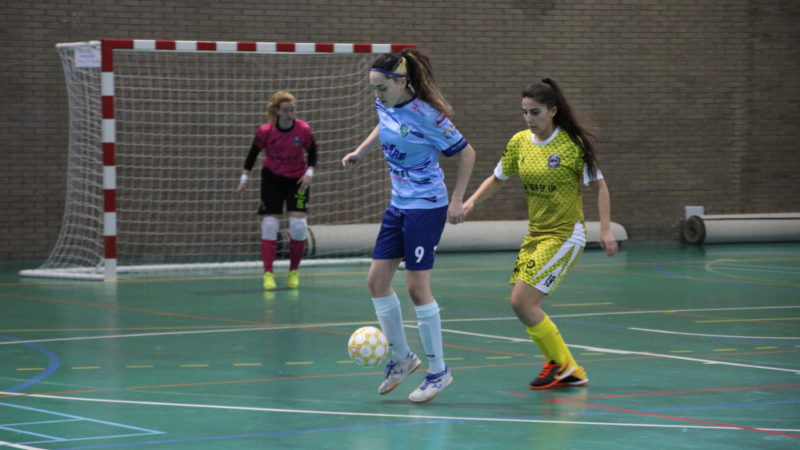 El sénior femenino golea al líder