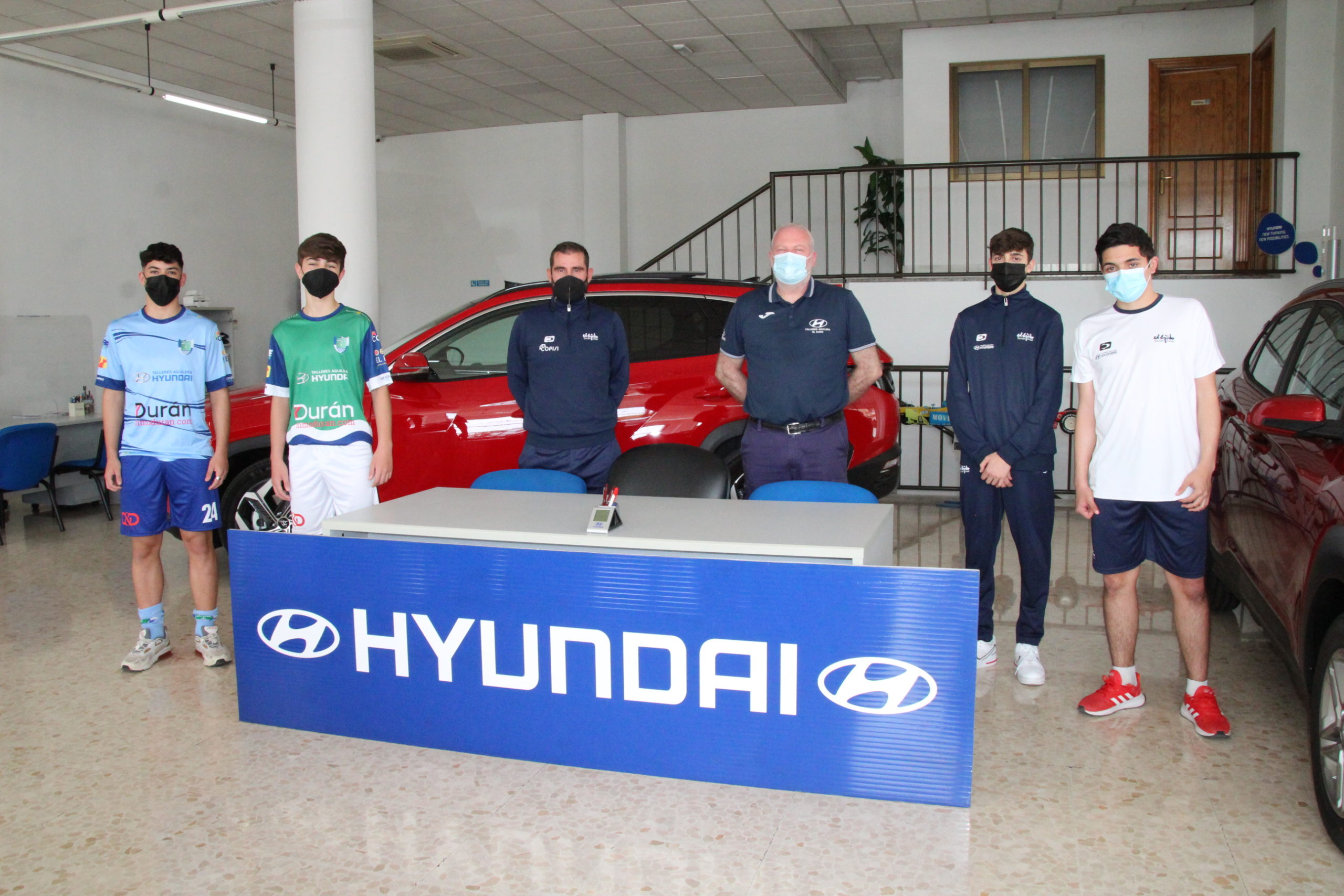 El equipo Cadete visita las instalaciones de su patrocinador Talleres Aguilera Hyundai