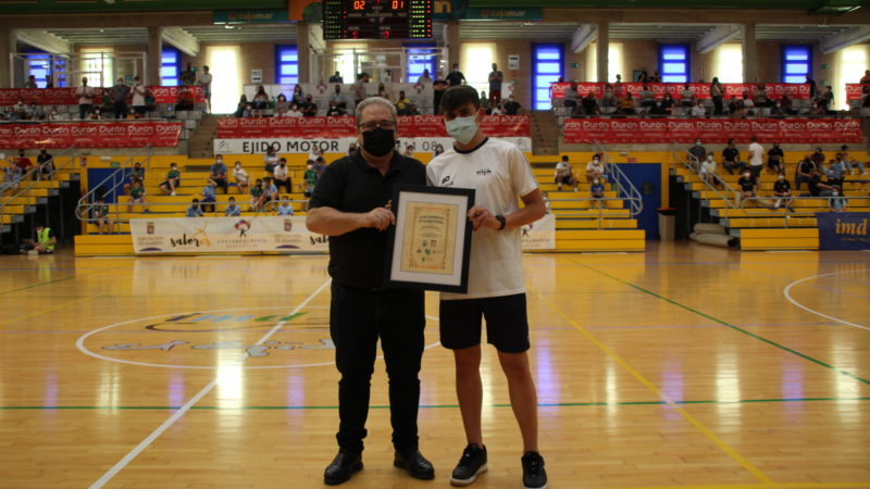 Juan Carlos Acién, reconocimiento a un Cadete ya de la Española