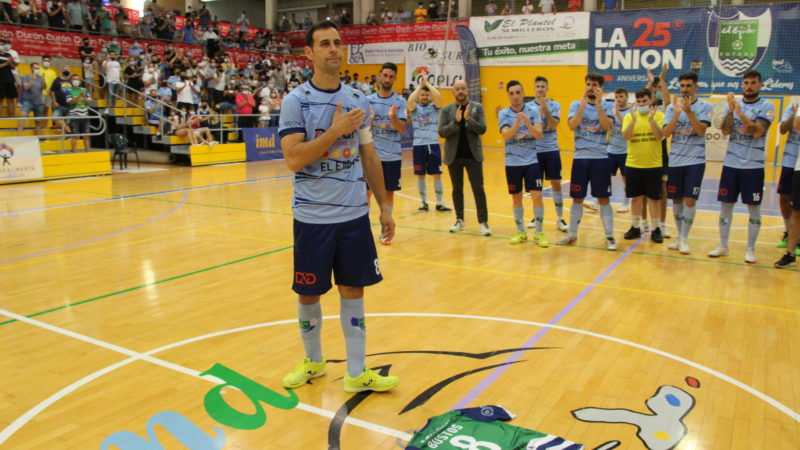 ¡Eterno capitán celeste!