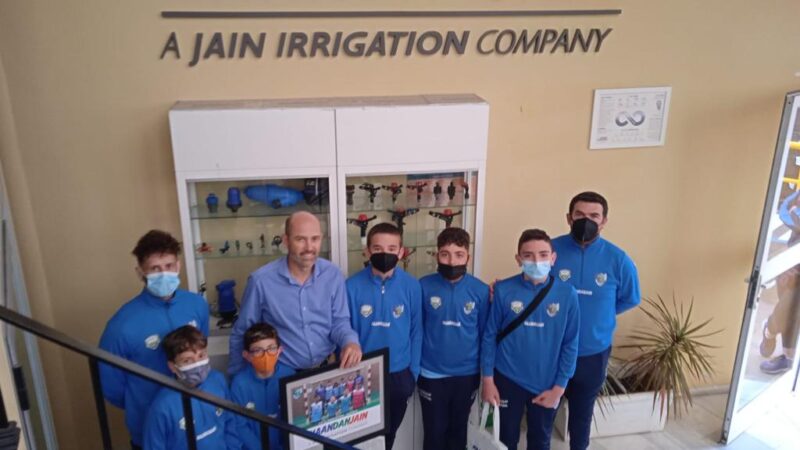 El Alevín visita a su patrocinador Naandanjain