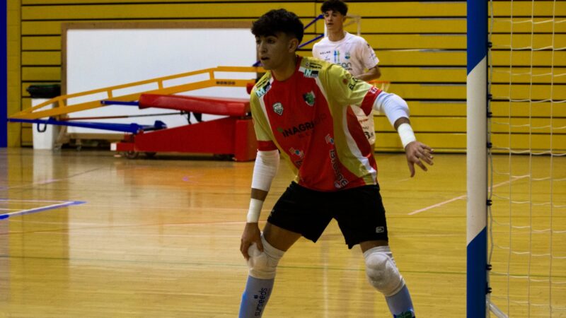 El portero juvenil Fran debuta con el primer equipo
