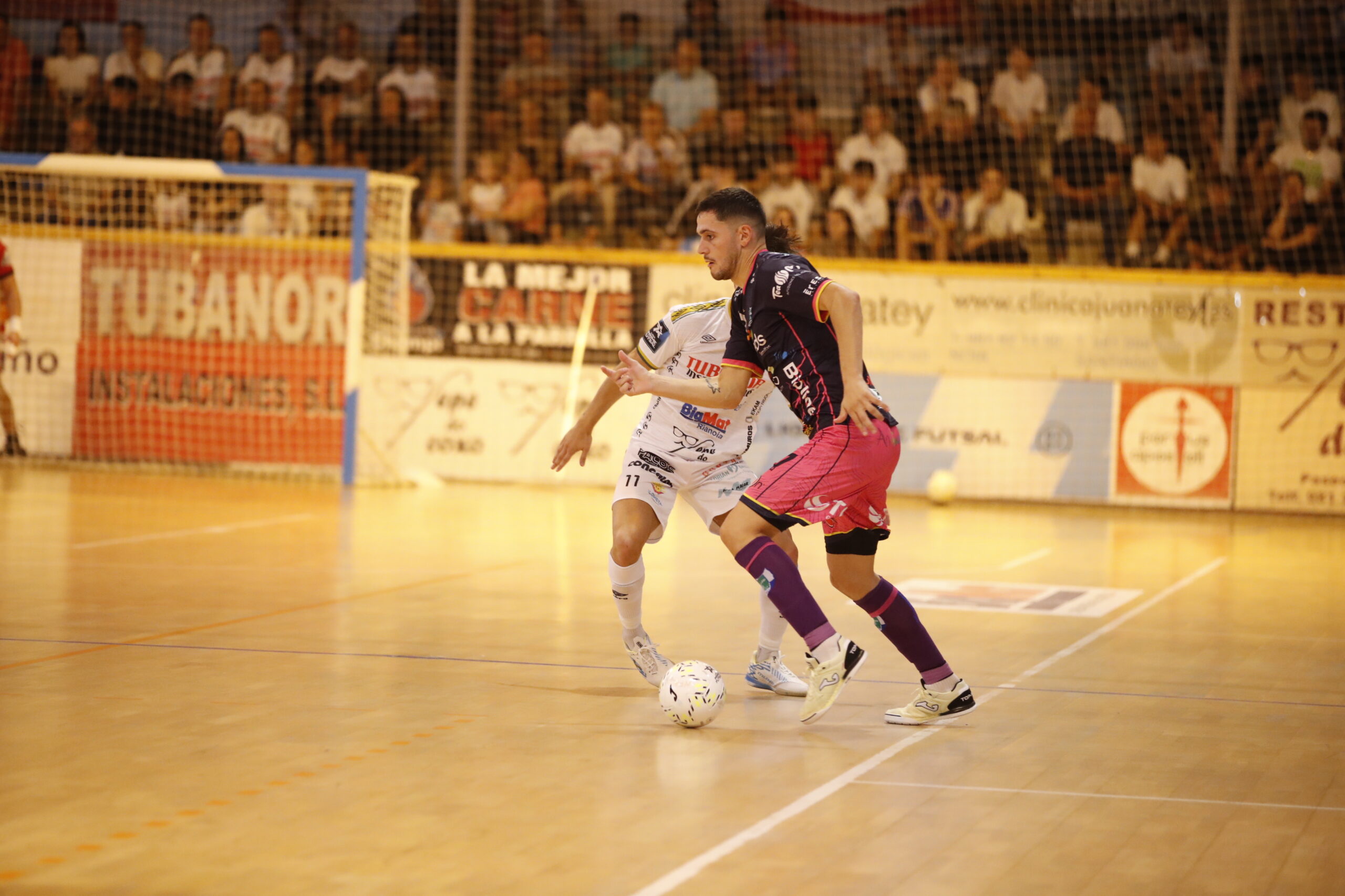 Sur Seeds cae en Noia presionado por las 5 faltas de equipo y una expulsión en la segunda mitad (2-0)
